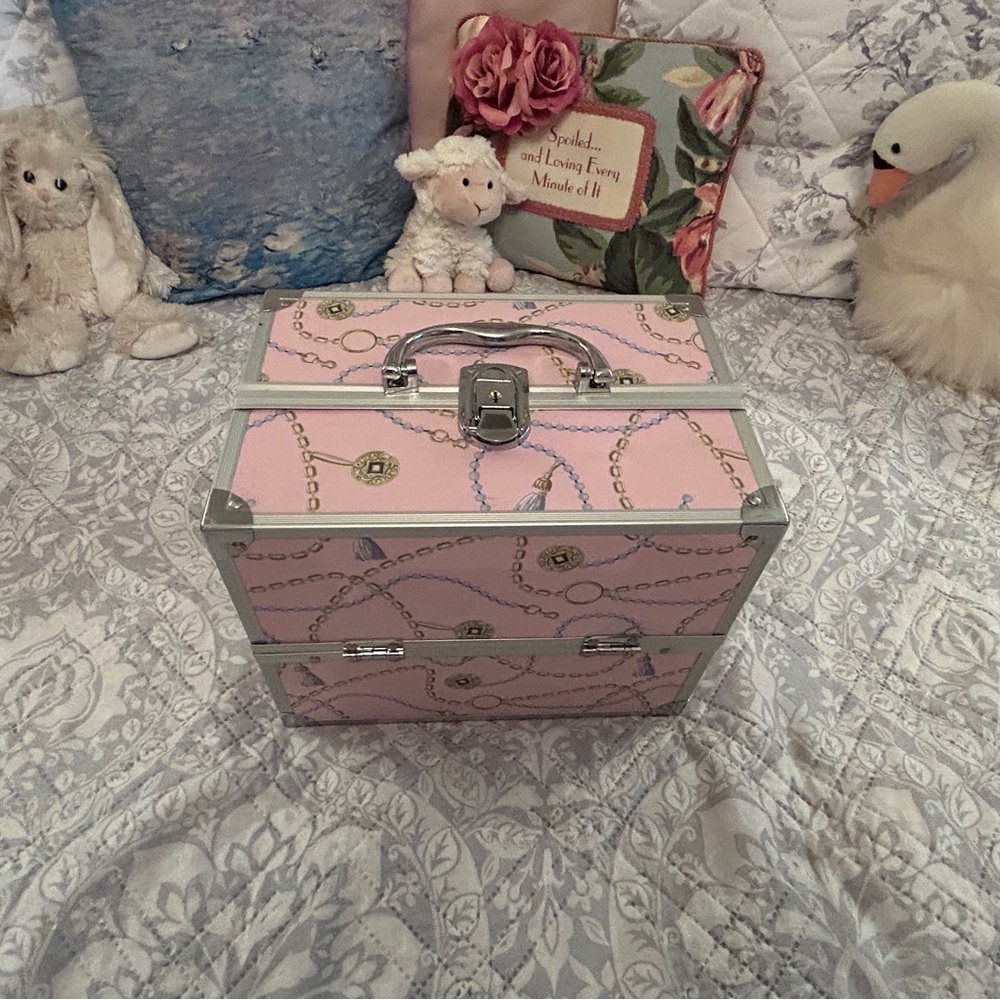 Pink Cosmetics/Jewelry case with keys. Silver Accents